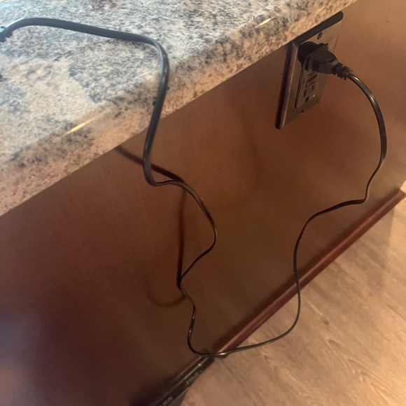 UV / LED Nail Lamp - Picture 4 of 4